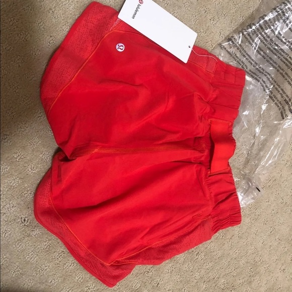 Lululemon Hotty Hot Short 4” Mesh NWT! - Picture 5 of 5